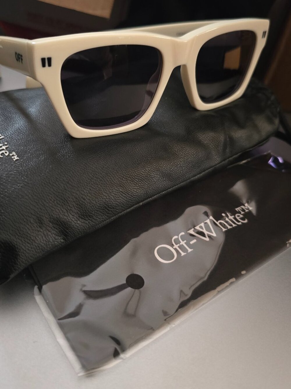 Off-White Unisex Square Sunglasses White Plastic Frame Black Tinted Plastic Lens
